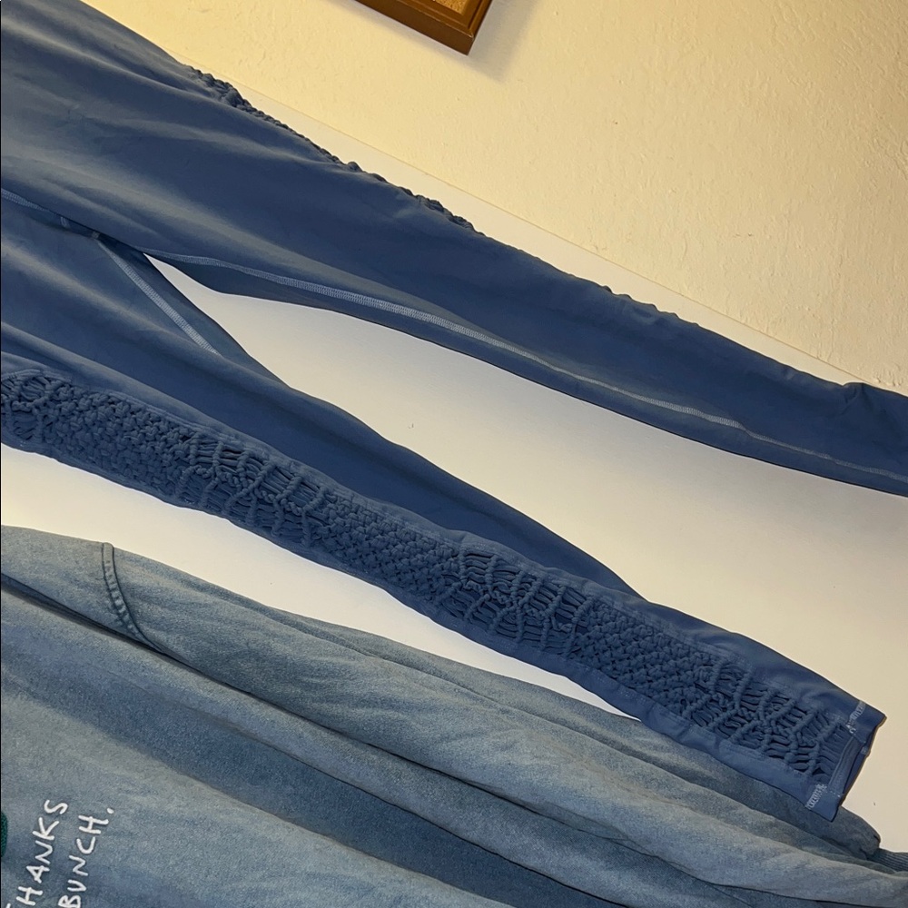 Carbon 38 Blue Crochet Leggings - Picture 5 of 9
